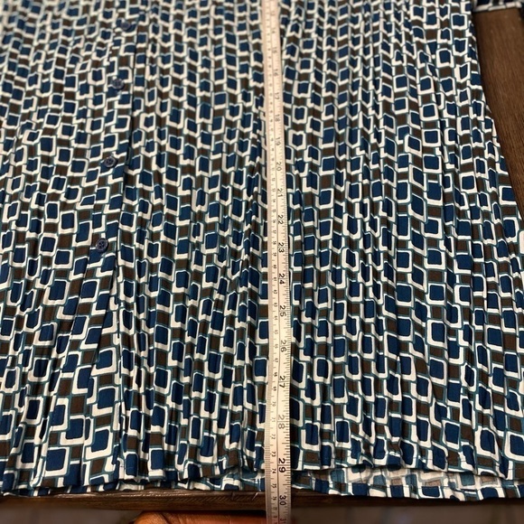 Lane Bryant 26/28 Turquoise &
Brown Button Down Career
Weekend Shirt - Picture 8 of 8